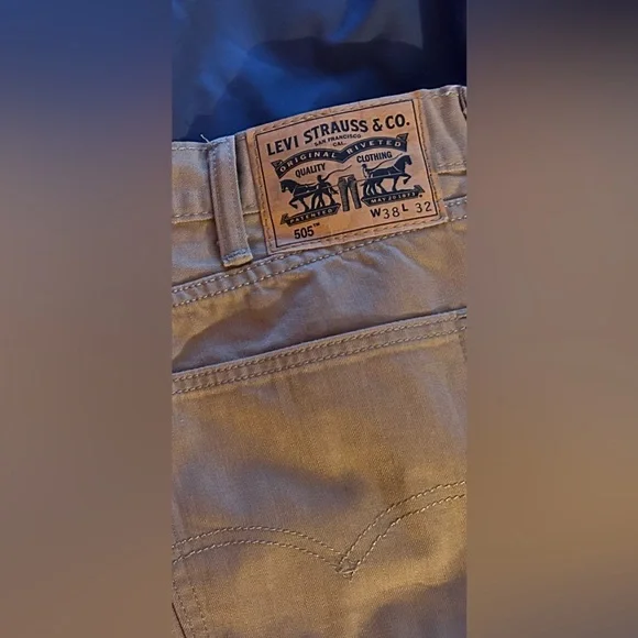 Men’s Levi Pants
